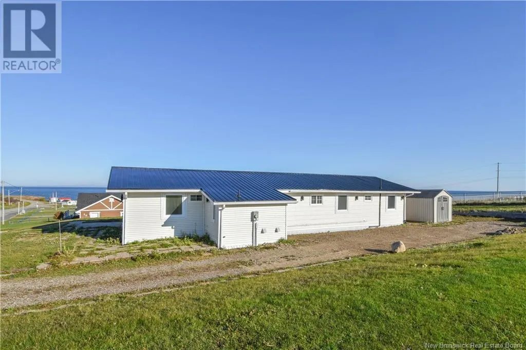 40 Portuaire Avenue