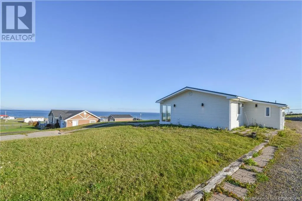 40 Portuaire Avenue