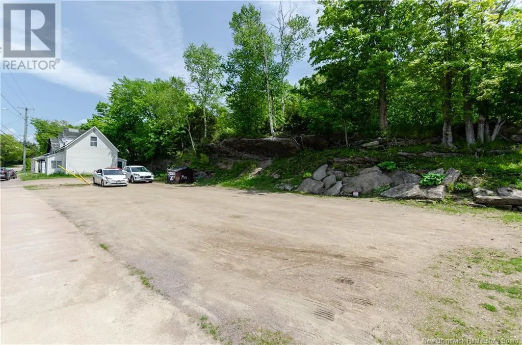 1 Woodlawn Road
