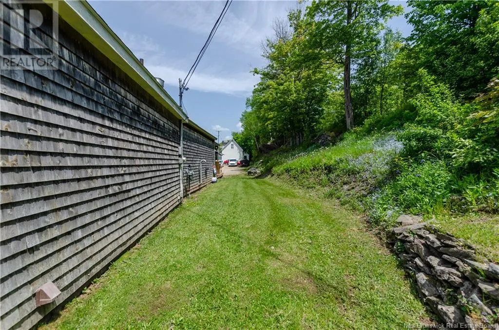 1 Woodlawn Road