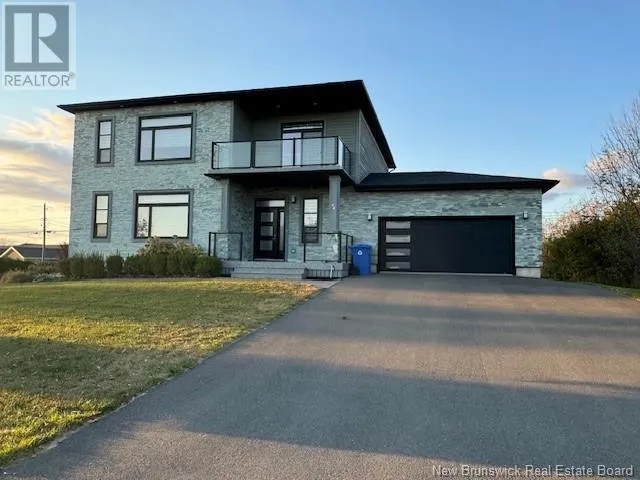 44 Bicentennial Drive