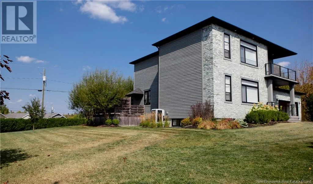 44 Bicentennial Drive