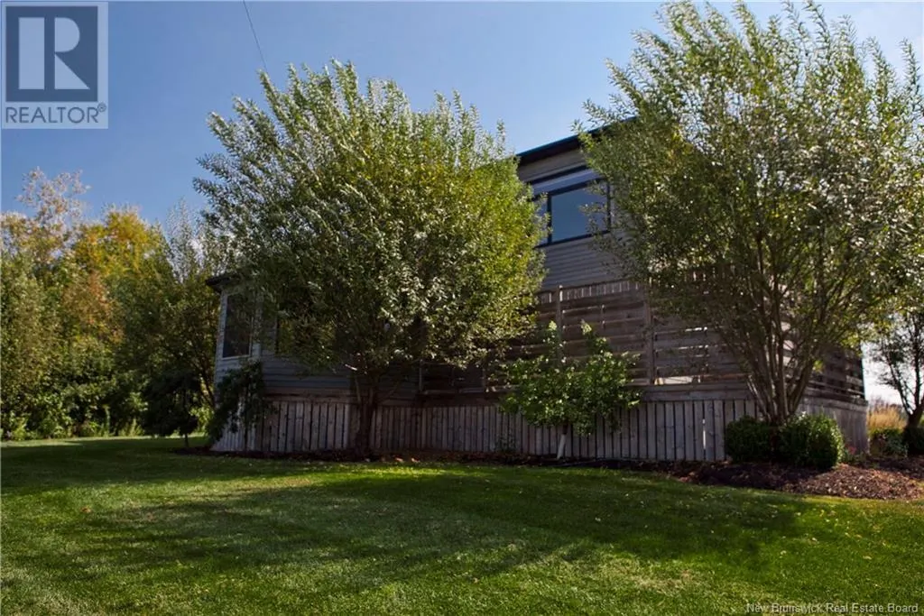 44 Bicentennial Drive