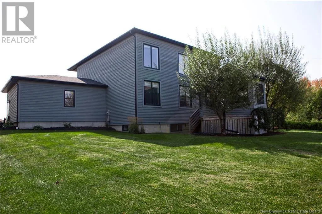 44 Bicentennial Drive