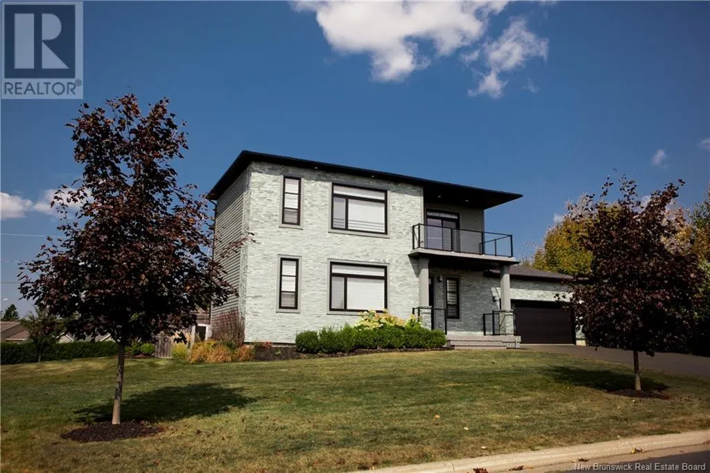 44 Bicentennial Drive
