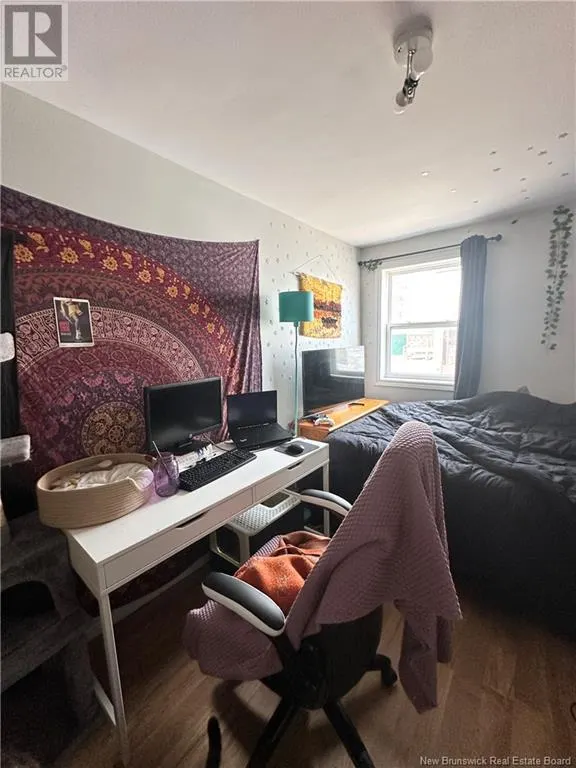 9470 Rue Main