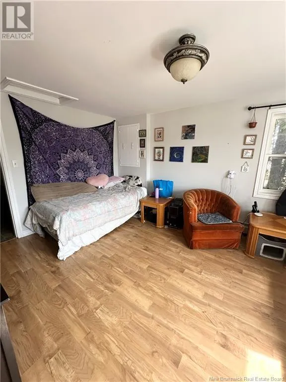 9470 Rue Main