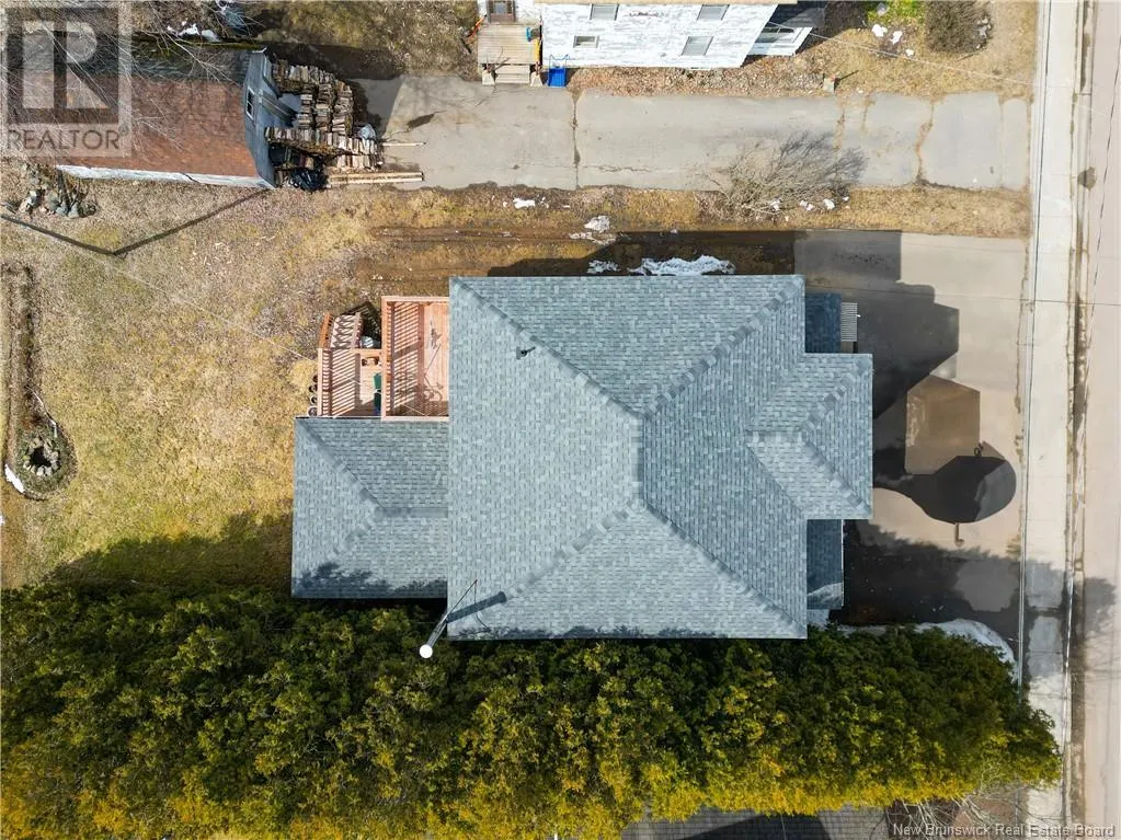 9470 Rue Main