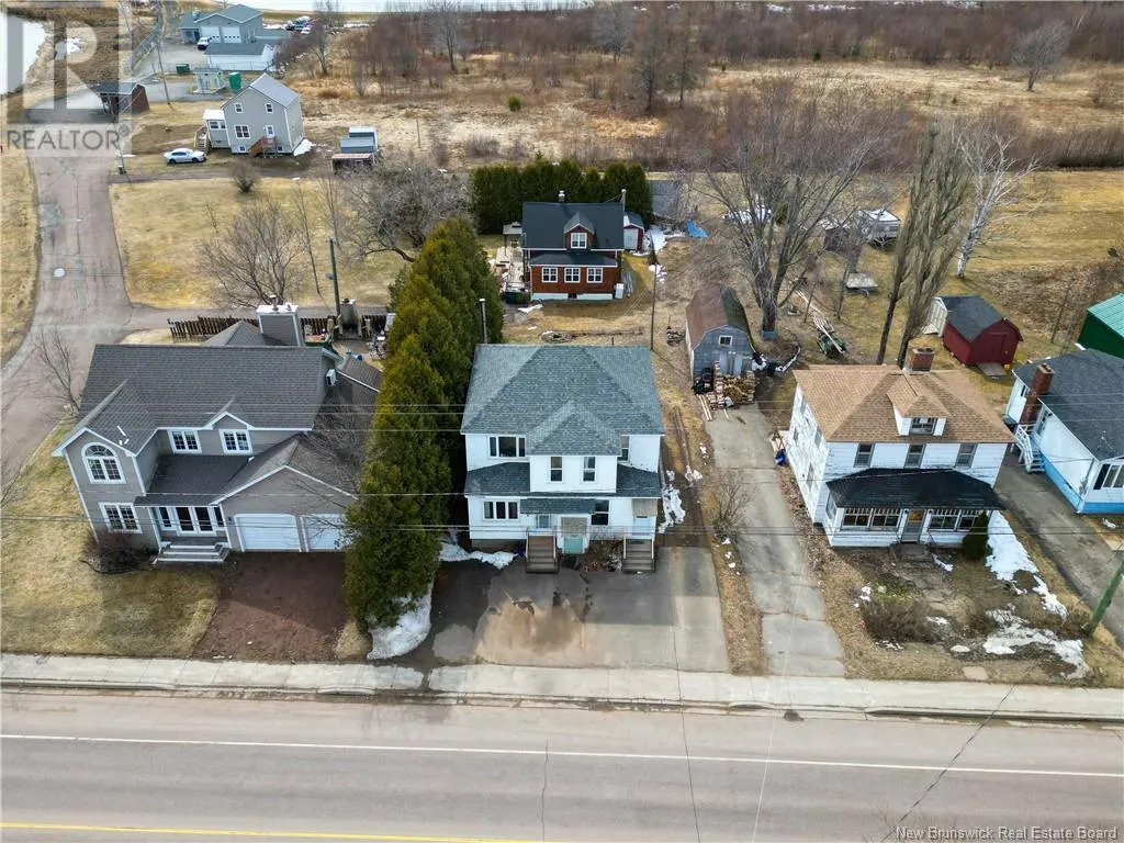9470 Rue Main