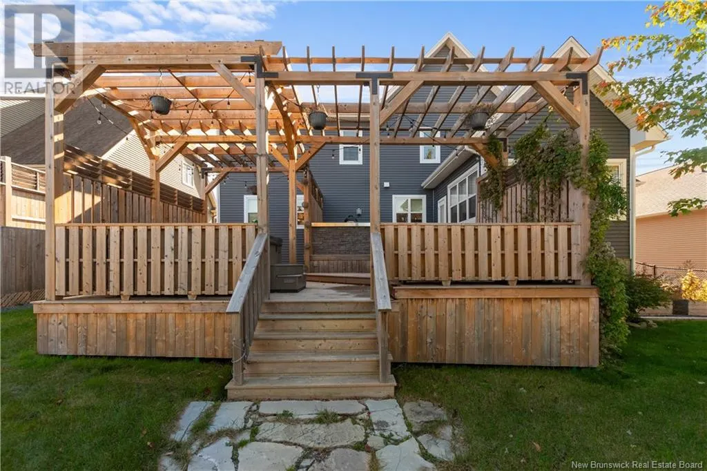 181 Valmont Crescent