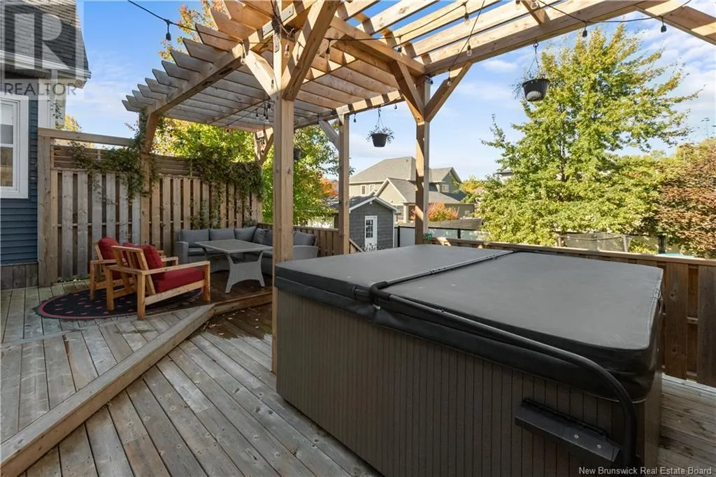 181 Valmont Crescent