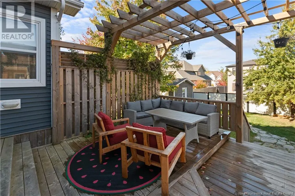 181 Valmont Crescent