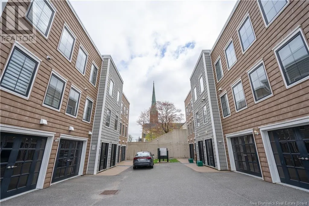 12 Cathedral Lane