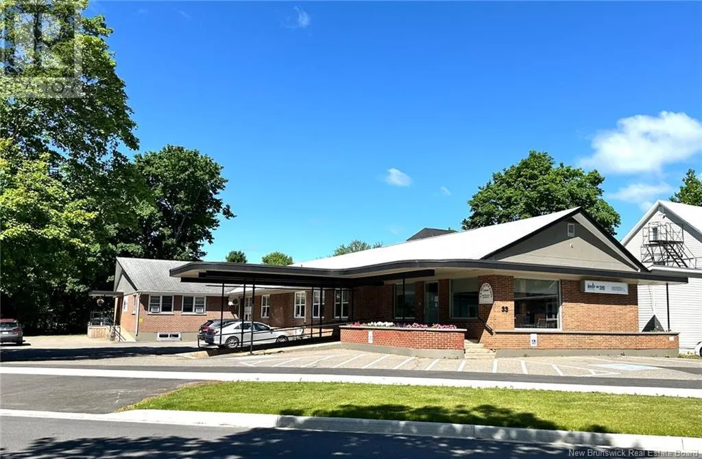 33 Rookwood Avenue