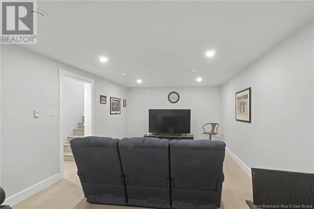 14 Firmin Crescent