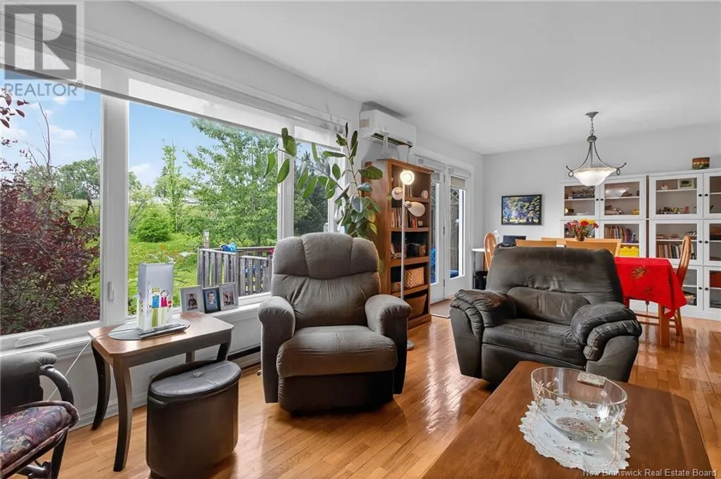 707 Laurier Street Unit# 2