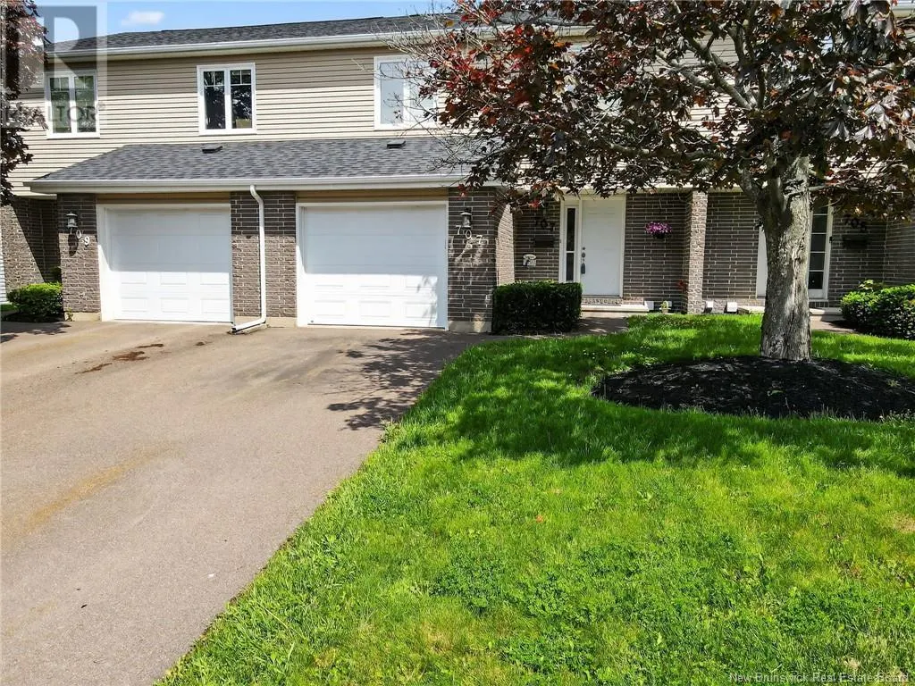 707 Laurier Street Unit# 2