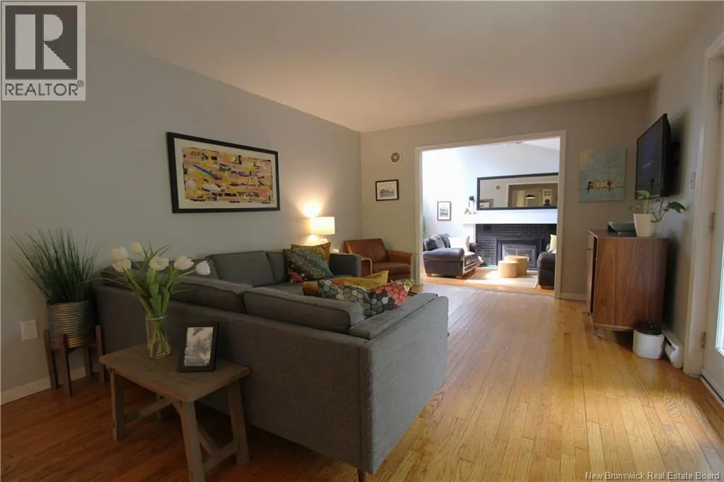 17 Crestline Road