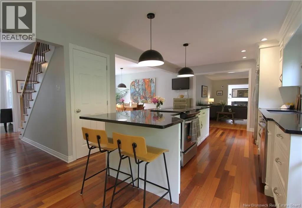17 Crestline Road