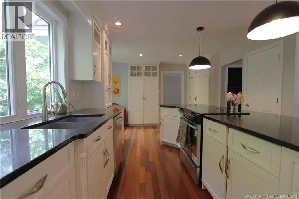 17 Crestline Road