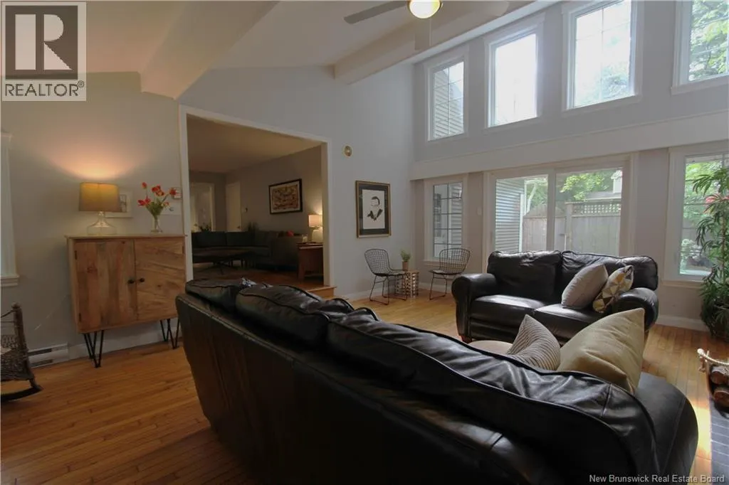 17 Crestline Road
