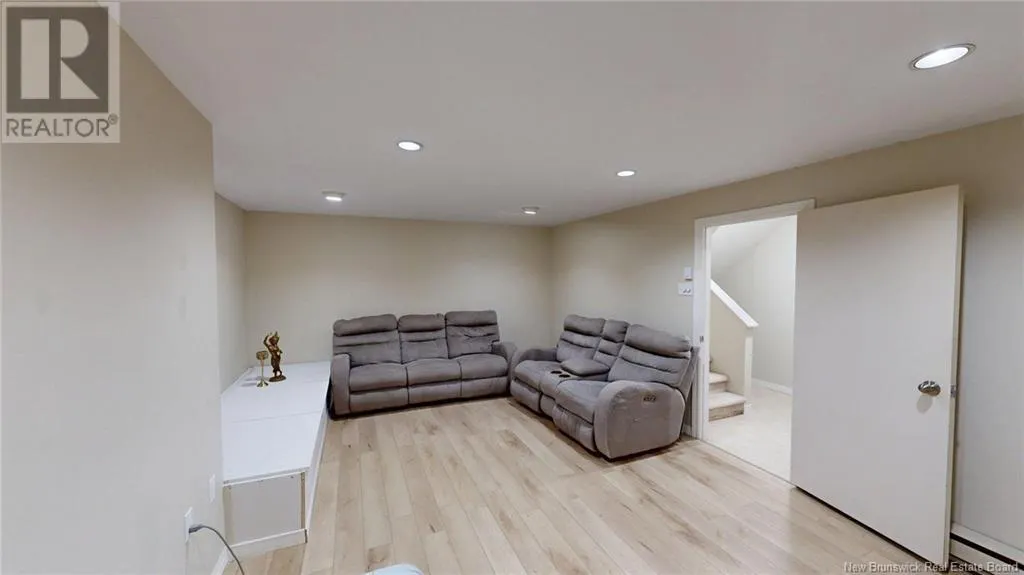 80 Brentwood Crescent