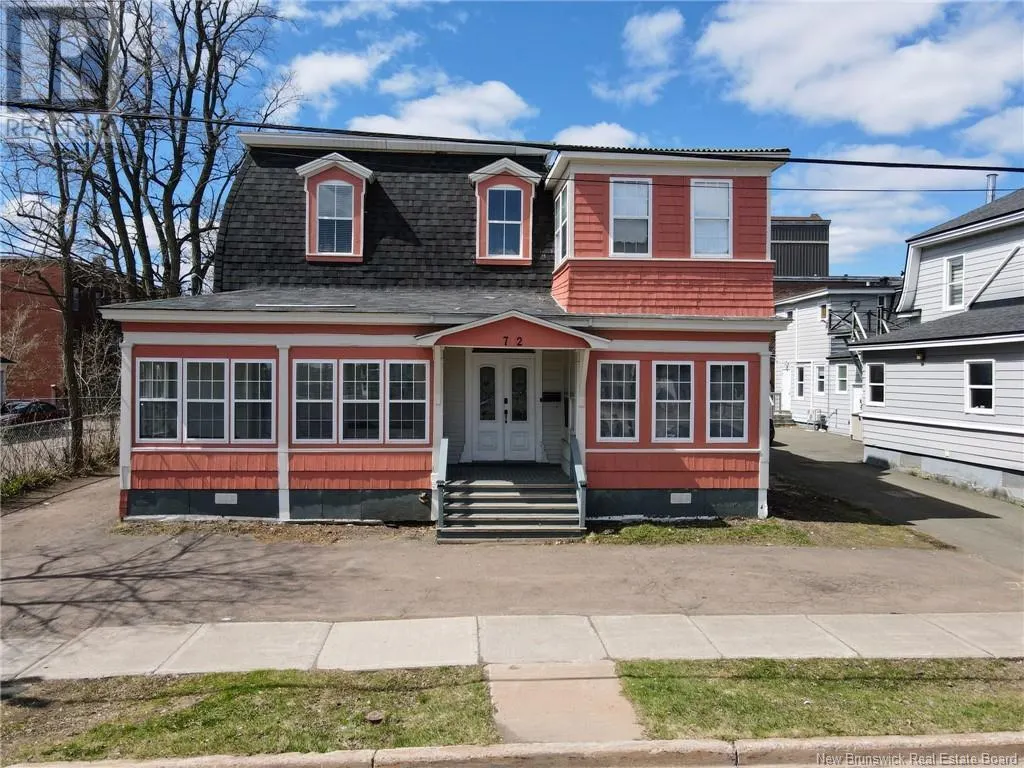 72 Botsford