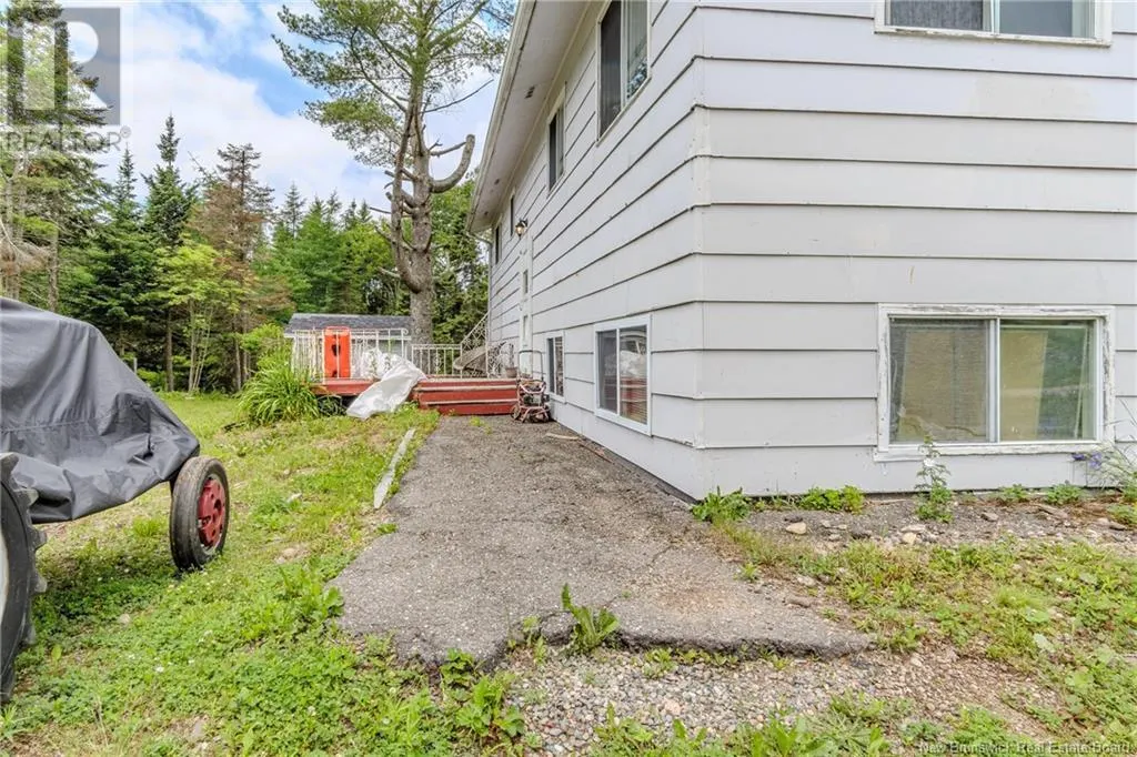 4 Gautreau Road