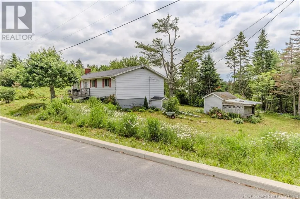 4 Gautreau Road