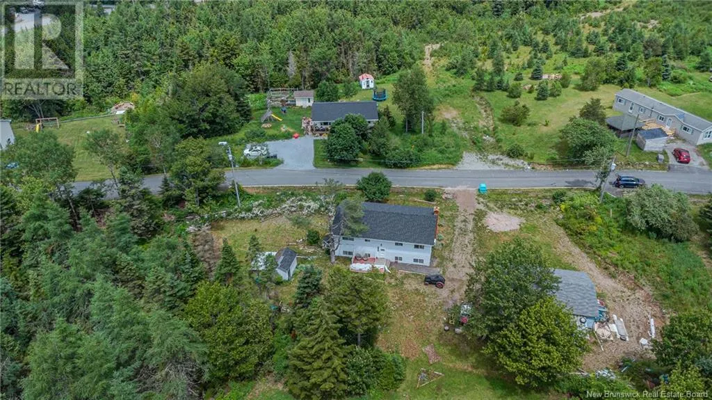 4 Gautreau Road