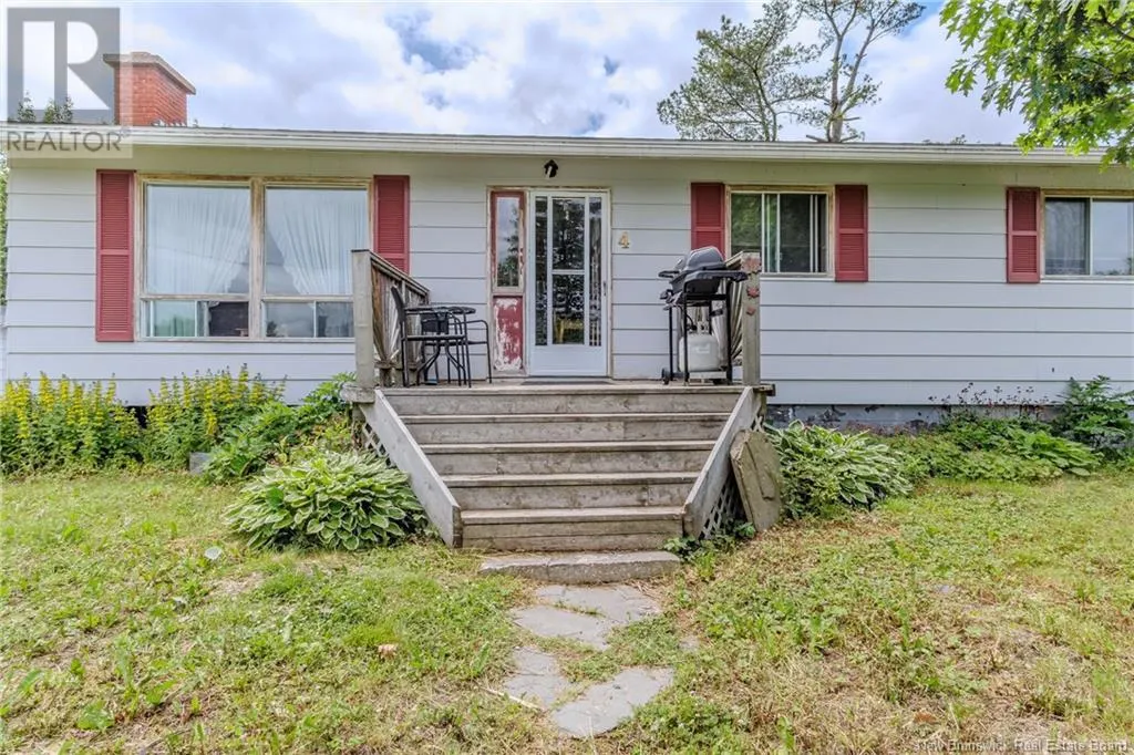 4 Gautreau Road