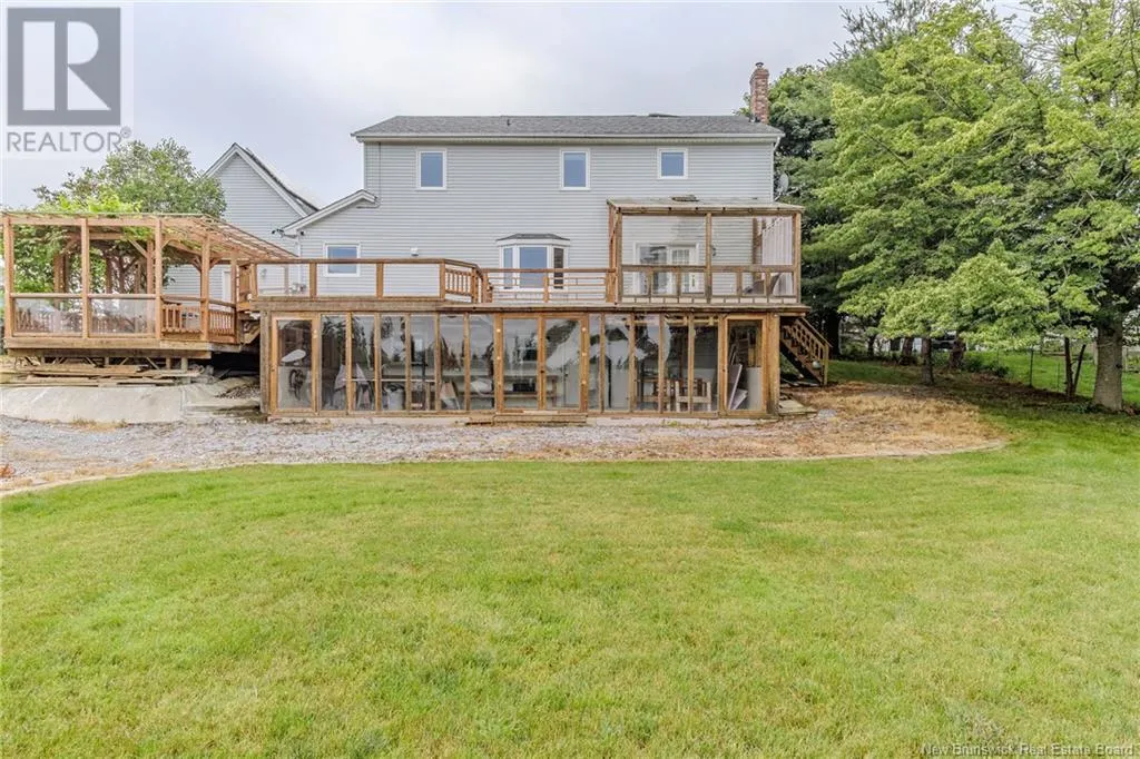 6 Rivercrest Drive