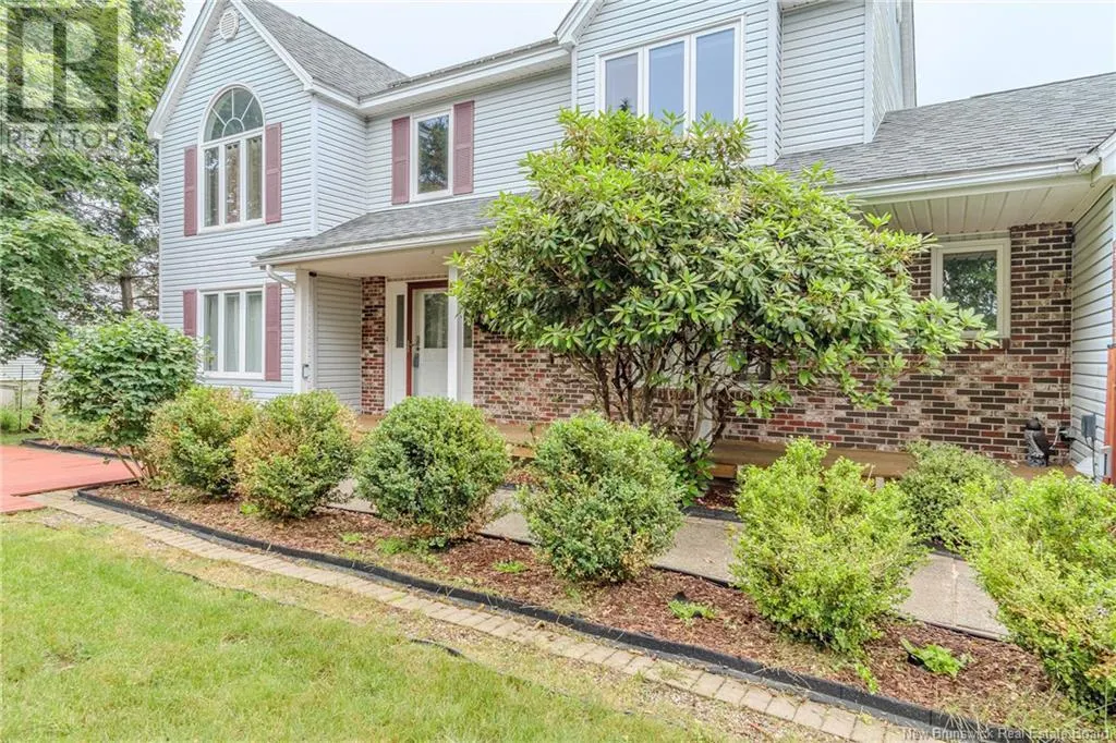 6 Rivercrest Drive