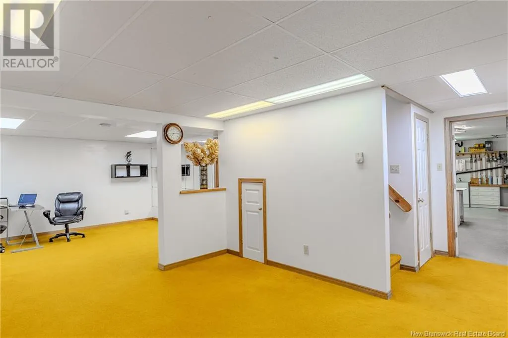 6 Rivercrest Drive