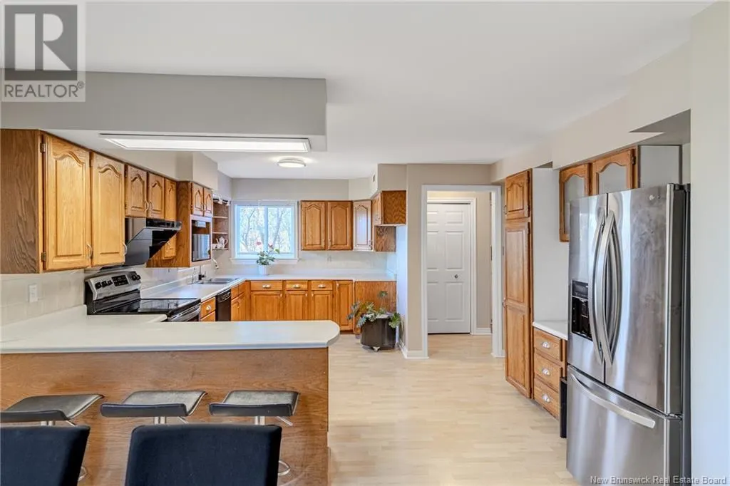 6 Rivercrest Drive