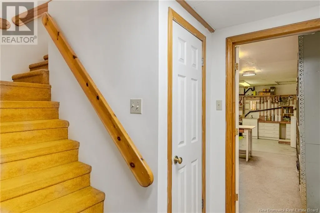 6 Rivercrest Drive