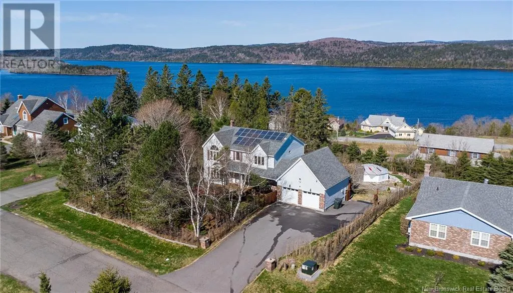 6 Rivercrest Drive