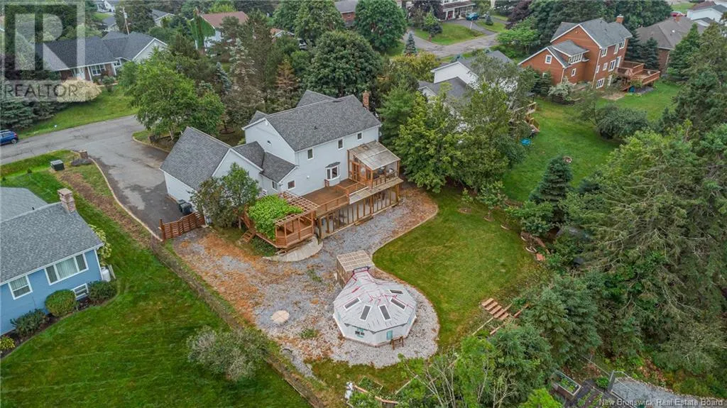 6 Rivercrest Drive