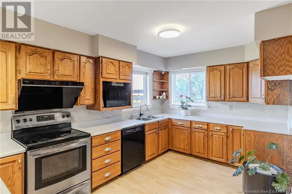 6 Rivercrest Drive