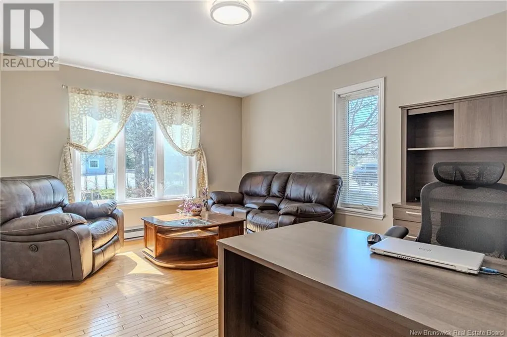 6 Rivercrest Drive