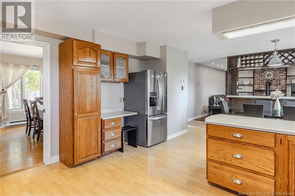 6 Rivercrest Drive