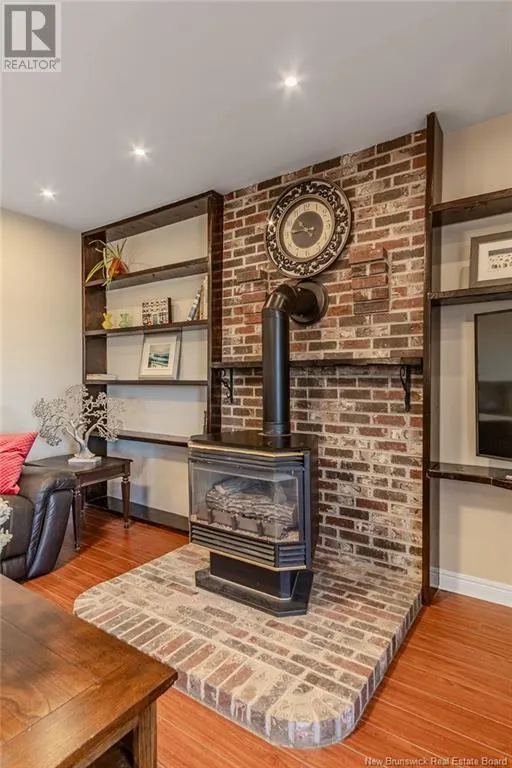 6 Rivercrest Drive
