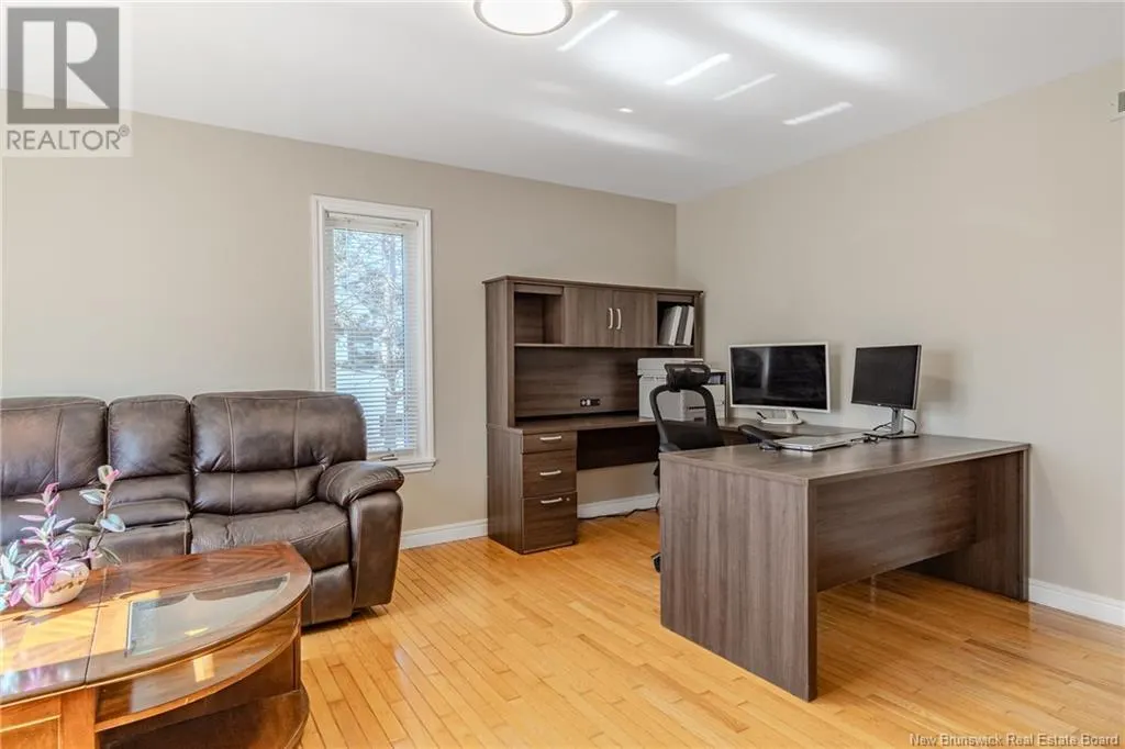 6 Rivercrest Drive