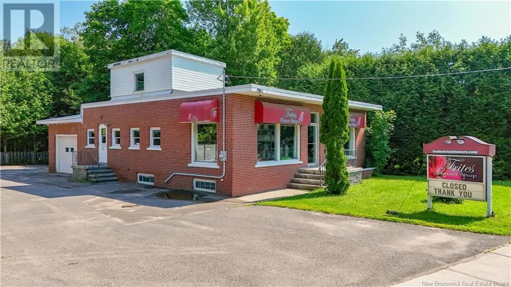 569 Woodstock Road