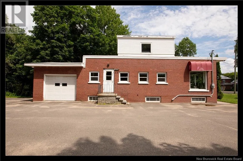 569 Woodstock Road