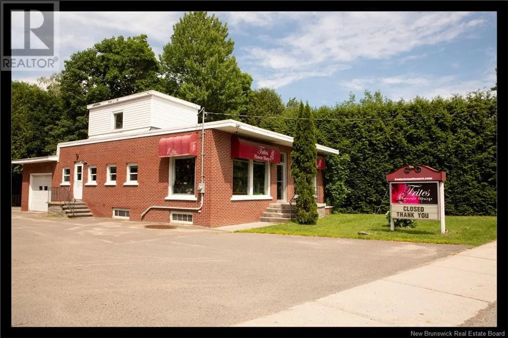 569 Woodstock Road