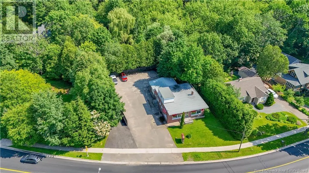 569 Woodstock Road