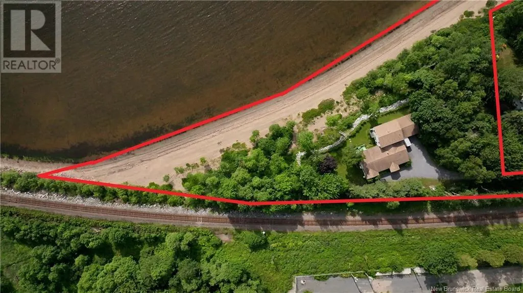8 Tennis Court Road
