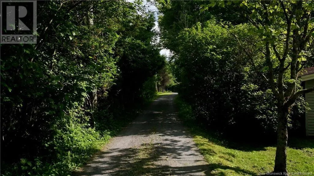 8 Tennis Court Road