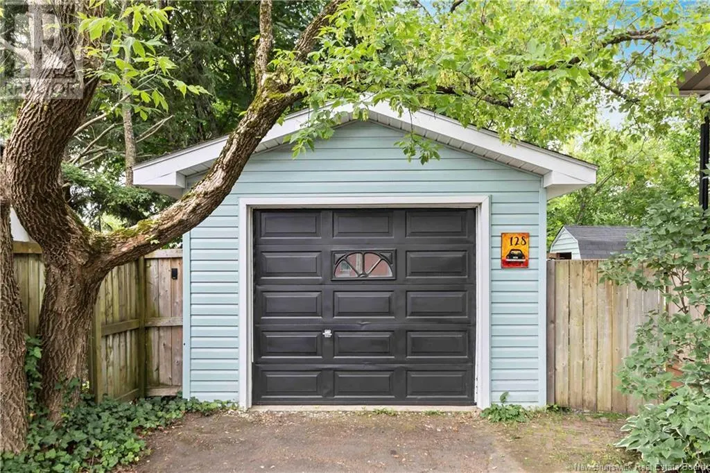 128 Edgett Avenue